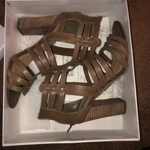 Steve Madden brown leather heel sandals